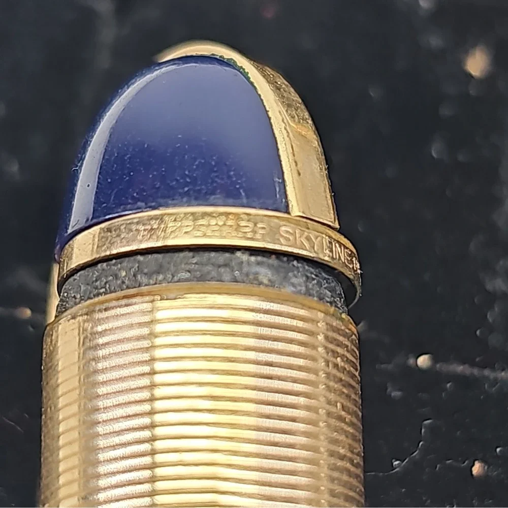 Vintage Eversharp Skyline‎ BlackFountain Pen 14K Gold Nib Gold Trim 40's